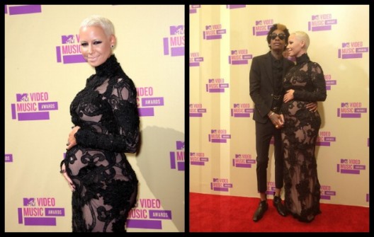It’s Official: Amber Rose Reveals Her Baby Bump At The MTV Video Music Awards