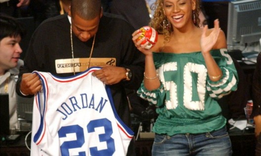 FASHION TREND REPEAT: Sports Jerseys Turned Chic (Would You Rock?)